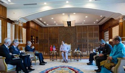 Dışişleri Bakanı Fidan, Malezya Başbakanı Enver İbrahim ile görüştü