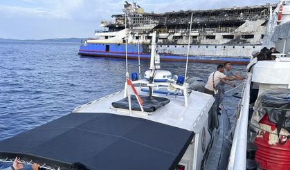 Endonezya’ya 3 kişinin öldüğü feribot yangınında 568 kişi kurtarıldı