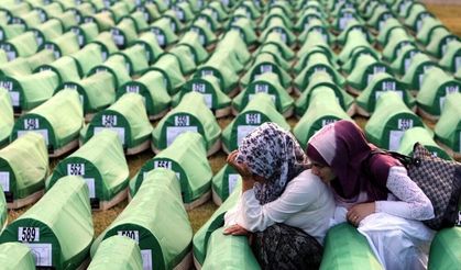 Srebrenitsa soykırımının 7 şehidi daha toprağa verildi