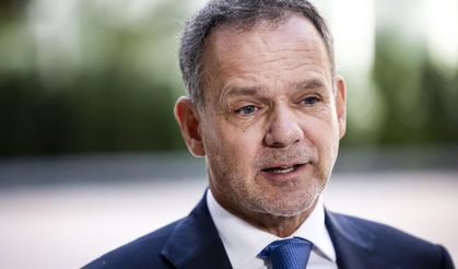 Hollandalı Bakan Veldkamp, hükümetinin İsrail’e yönelik yaptırımlarda anlaşamaması üzerine istifa etti