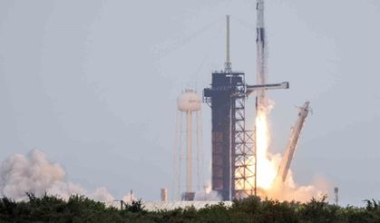 SpaceX’in 11’inci insanlı uzay uçuş görevi bir günlük ertelemenin ardından başladı