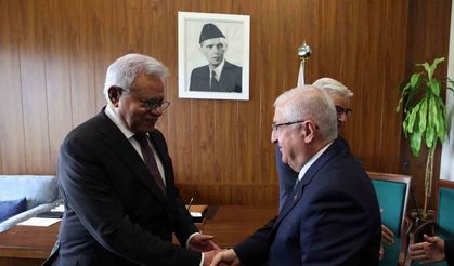 Bakan Güler, Pakistanlı mevkidaşı Asif ile bir araya geldi