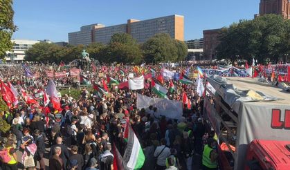 Berlin’deki "Tüm Gözler Gazze’de" gösterisinde on binlerce kişi İsrail’i protesto etti