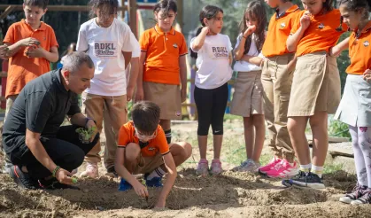 İzmir Bornova’da minik eller toprakla buluştu