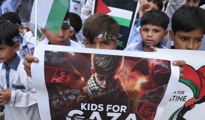 Pakistan’da İsrail’in Gazze’ye yönelik saldırıları ikinci yılında protesto edildi