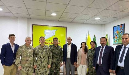 Suriye Özel Temsilcisi Barrack Suriye’de SDG’li Mazlum Abdi’yi ziyaret etti