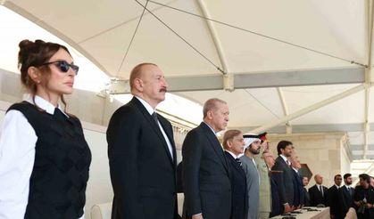 Cumhurbaşkanı Erdoğan, 8 Kasım Zafer Günü’nün kutlandığı tören alanında