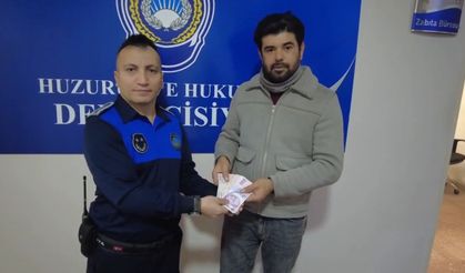 ATM'de unutulan 5 bin TL sahibine teslim edildi