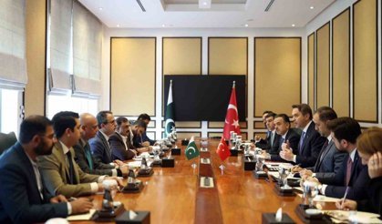 Bakan Bayraktar, Pakistan’da 5 yeni anlaşmaya imza attı