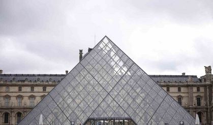 Paris’teki Louvre Müzesi çalışanları greve gitti, müze açılmadı