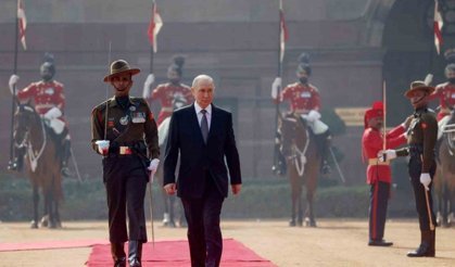 Putin, Hindistan’da resmi törenle karşılandı