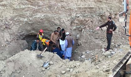 Pakistan'da yasa dışı altın madeninde çökme: 8 ölü, 1 yaralı