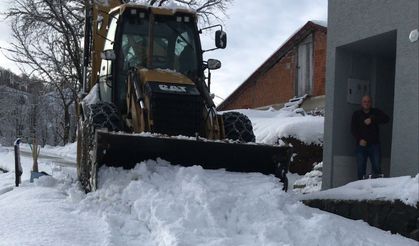 Rize beyaza büründü köy yolları ulaşıma kapandı