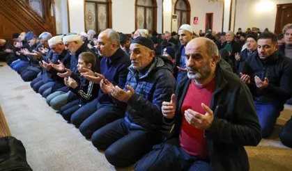 Rize'de Yeni Yılın İlk Sabahı Aileler Camide Buluştu