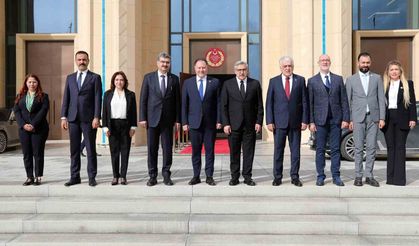 Öztürkler: 'Anavatanla kopmaz bağlarımız her türlü tehlikeye karşı güç vermeye devam edecek'
