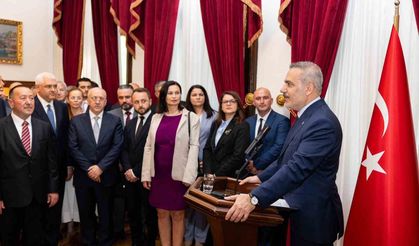 Bakan Fidan, Bulgaristan'daki Türk iş insanları ve siyasetçilerle bir araya geldi