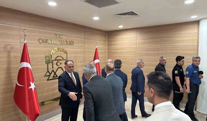 Çankırı'da protokol ile kamu personelleri bayramlaştı