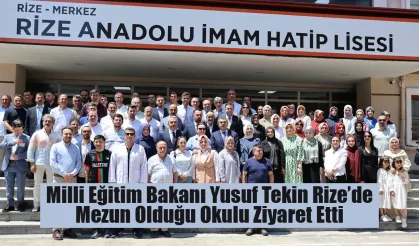 Bakan Tekin Rize'de mezun olduğu okulu ziyaret etti