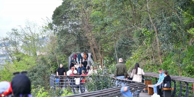 Boztepe seyir terası ve yürüyüş yoluna yoğun ilgi