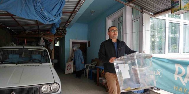 Seyyar sandıklar hasta ve engelli vatandaşların ayağına gitti