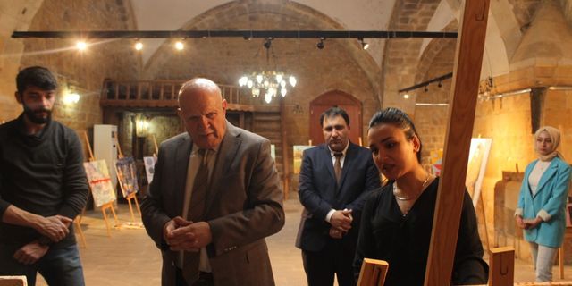 Üniversite öğrencilerinin gözünden Bayburt’un tarihi ve medeniyeti tuvallere ustaca resmedildi