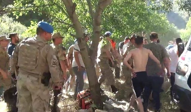 Tunceli’de serinlemek için çaya giren genç boğuldu
