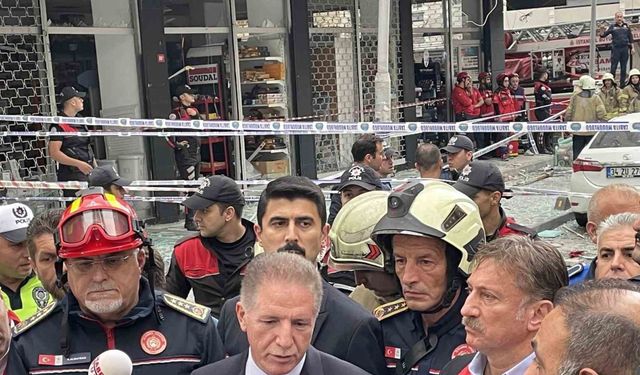 İstanbul Valisi Gül patlamanın olduğu bölgede incelemelerde bulundu: "2 ölü, 1’i ağır 4 yaralı"