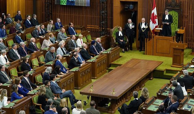 Nazi birliğinde savaşmış Ukraynalıyı "kahraman" olarak tanıtan Kanada Parlamento Başkanı istifa etti
