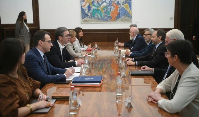 Sırbistan Cumhurbaşkanı Vucic, Kosova’nın kuzeyinde güvenliği KFOR’un sağlamasını talep etti