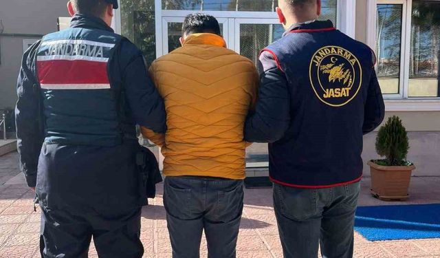 13 yıl 4 ay hapis cezası ile aranan şahsı JASAT yakaladı