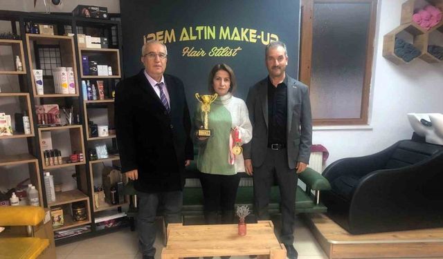 Başkan Arslan, Türkiye 3.’sü olan bayan kuaförü kutladı