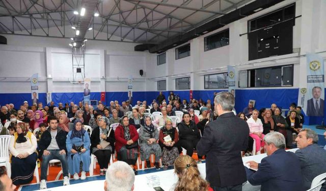 Başkan Kocaispir mahalle sakinlerini dinliyor