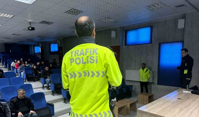 Emniyet personeline trafik eğitimi verildi