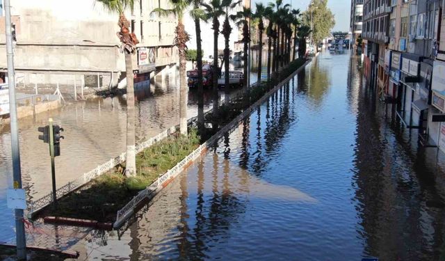 Fırtınanın etkisini yitirdiği İskenderun, Venedik’e döndü