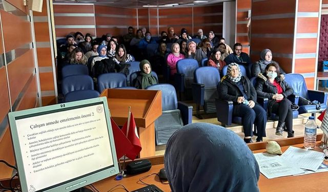 Kütahya Evliya Çelebi Hastanesinde Emzirme Danışmanlığı eğitimi
