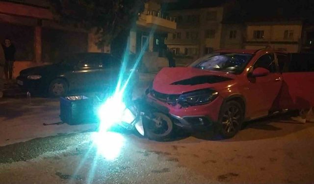 Otomobil ile motosiklet çarpıştı: 1 yaralı