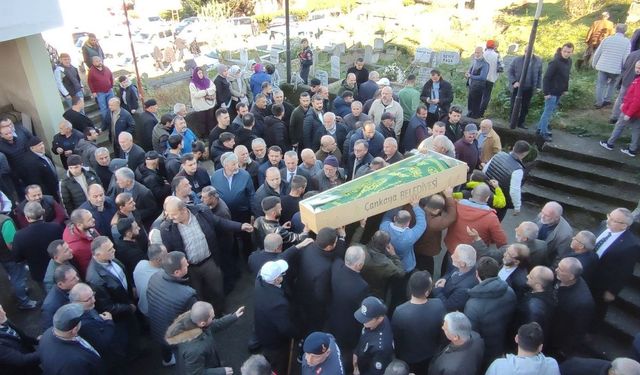 Siirt’te maden ocağındaki göçükte hayatını kaybeden mühendis Giresun’da toprağa verildi