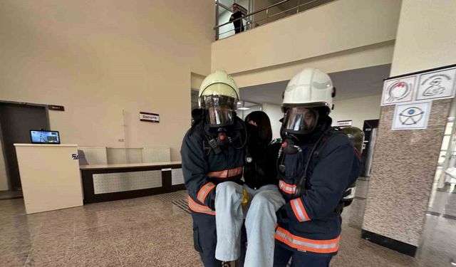 Yüksekova Devlet Hastanesinde deprem tatbikatı