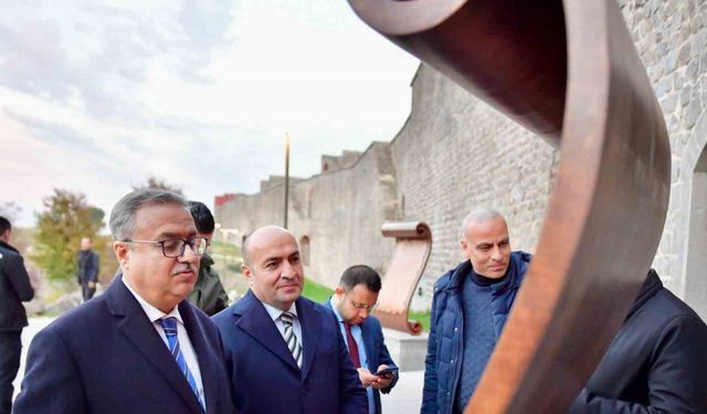 Diyarbakır’da İyaz Bin Ganem’in mektubu Küpeli Kapı’ya yerleştirildi