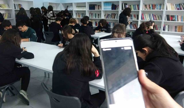 Teknolojiyi kullanarak hem öğreniyorlar, hem eğleniyorlar