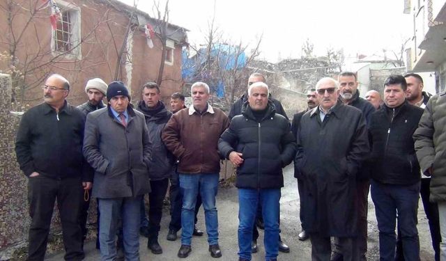 Kars CHP’de başkan ve yönetime partililerden tepki