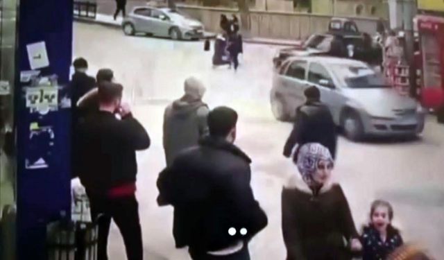 Sinop’ta yolun karşısına geçmeye çalışan çocuğa otomobil çarptı