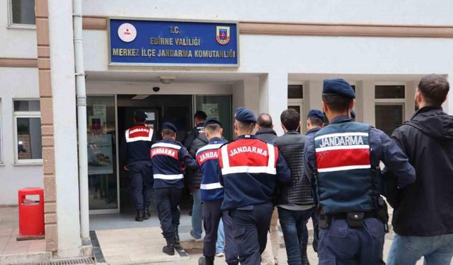 Edirne’de jandarması aranan 142 şüpheliyi yakaladı