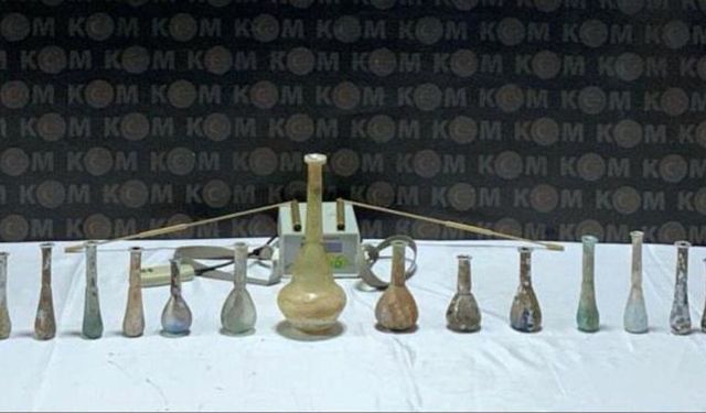 Edirne’de Roma dönemine ait 14 gözyaşı şişesi ele geçirildi