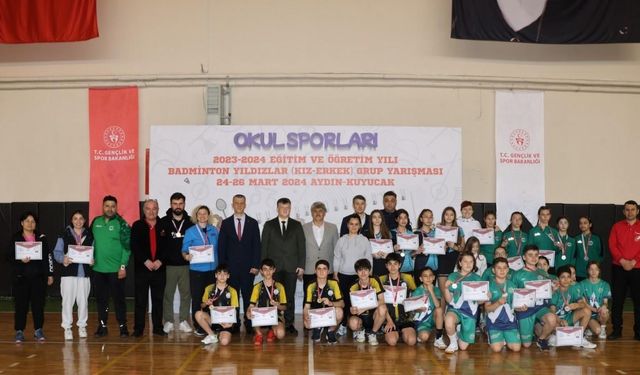 Genç yeteneklerin badminton mücadelesi tamamlandı