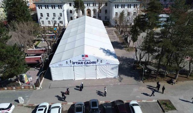 Siirt’te bin kişilik iftar çadırı hizmeti