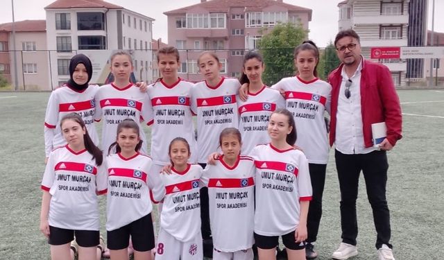 Akıncılarspor Kadın Futbol Takımı, ilk maçını yaptı
