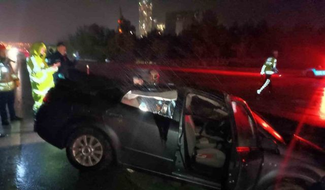Ankara’da yağış nedeniyle kontrolden çıkan araç bariyere çarptı: 1 ölü, 5 yaralı