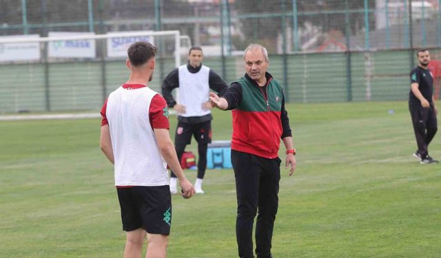Erkan Sözeri: “Suni çim yüzünden oyuncularımız sakatlandı”