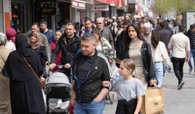 Erzincan’da çarşı ve pazarda bayram yoğunluğu yaşanıyor